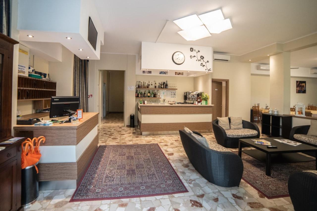 Hotel Sayonara Milano Marittima Eksteriør billede