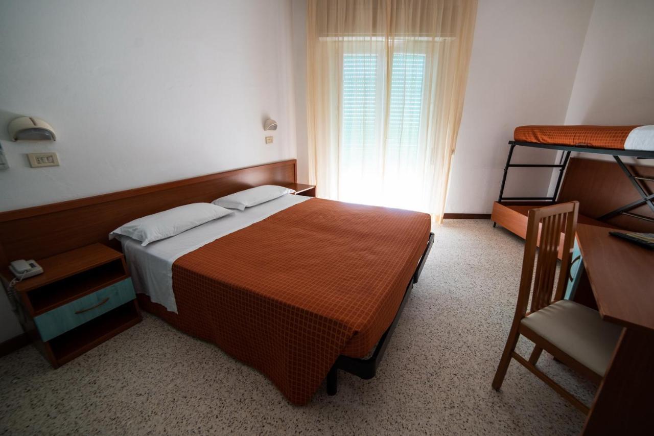 Hotel Sayonara Milano Marittima Eksteriør billede